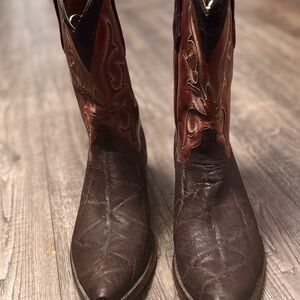 Classic Western Cowboy Boots in Rich Brown